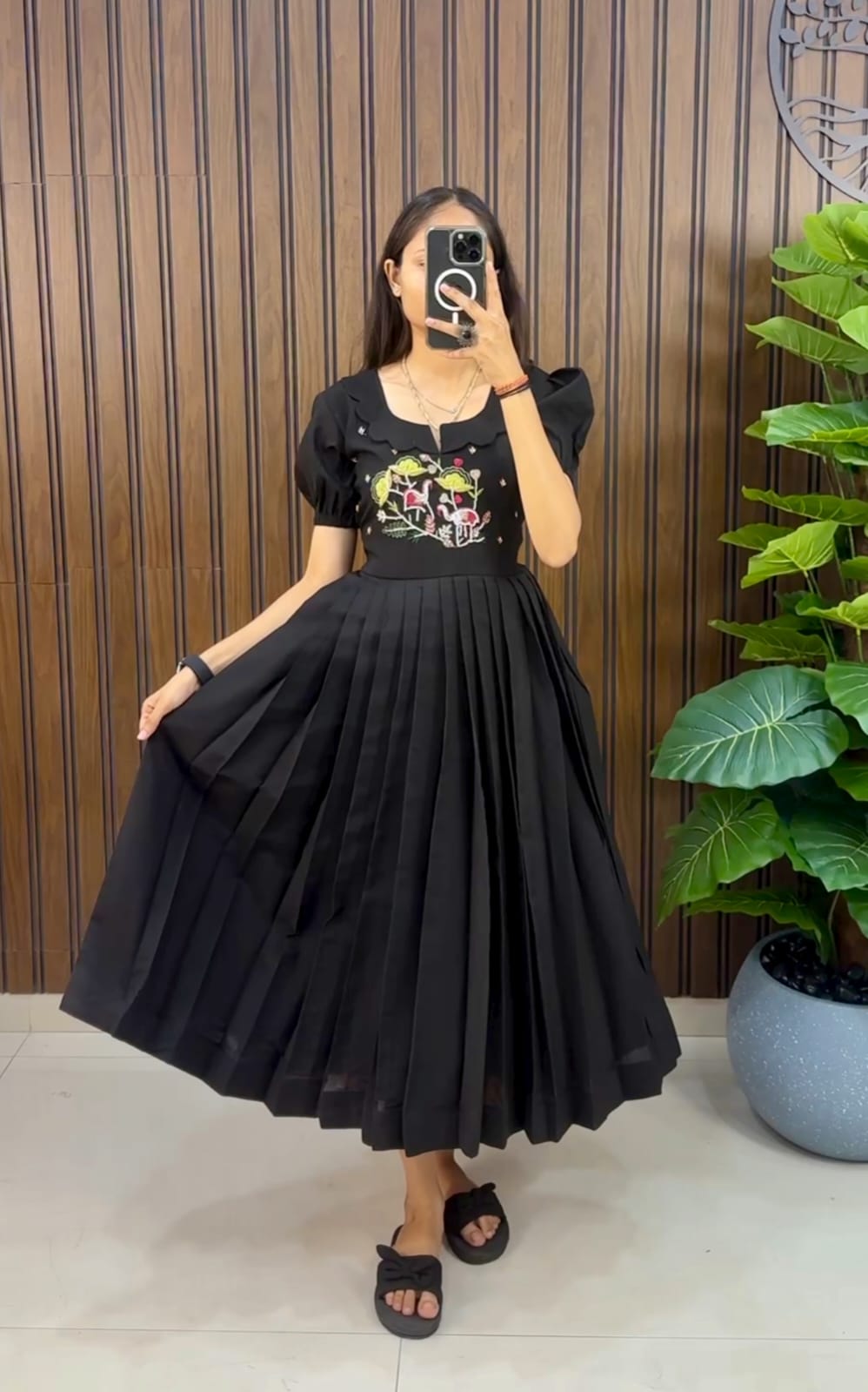 Cafe Gowns of new Model Handwork Barbie Model