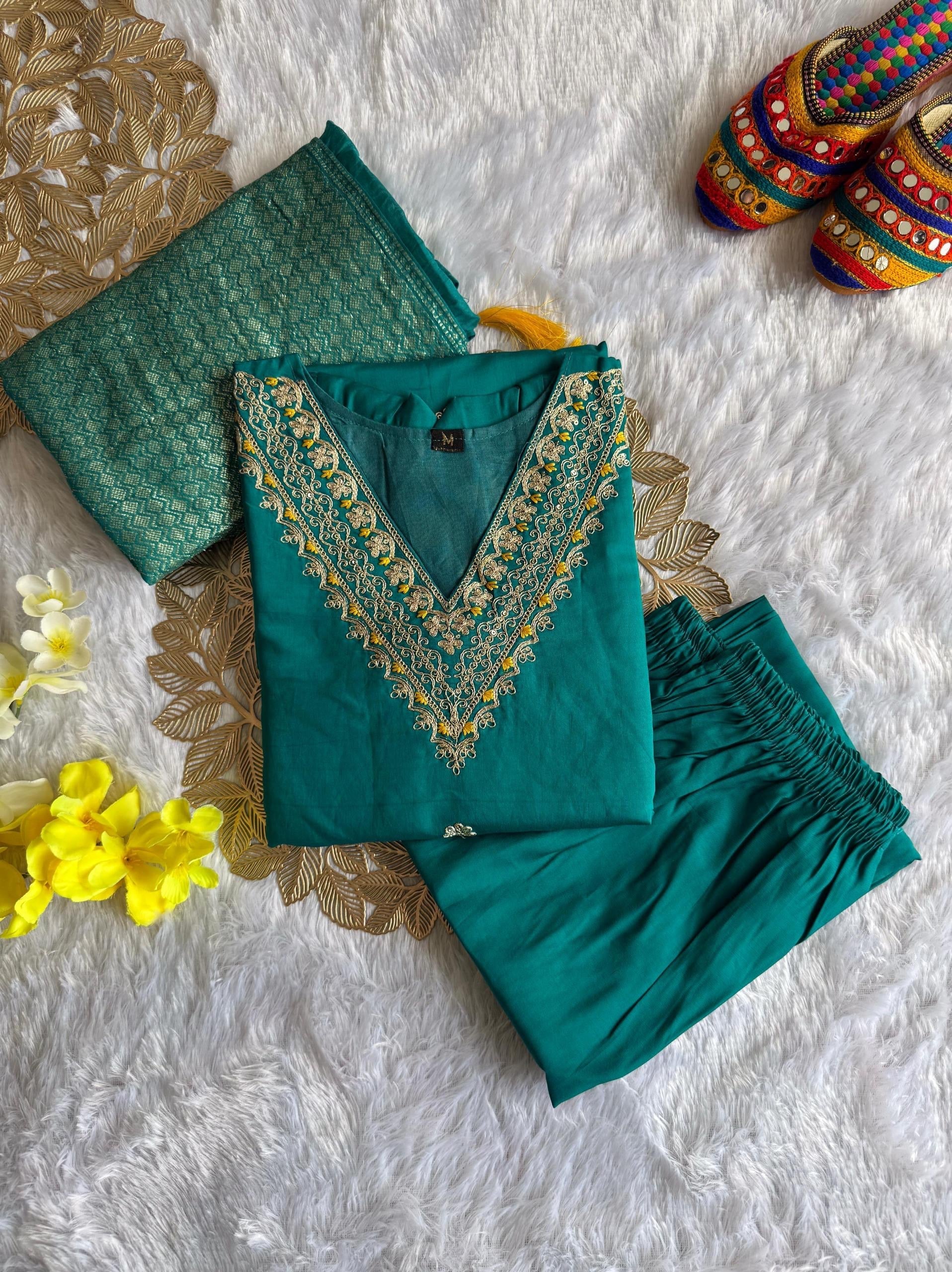 Designer Kurti Sets