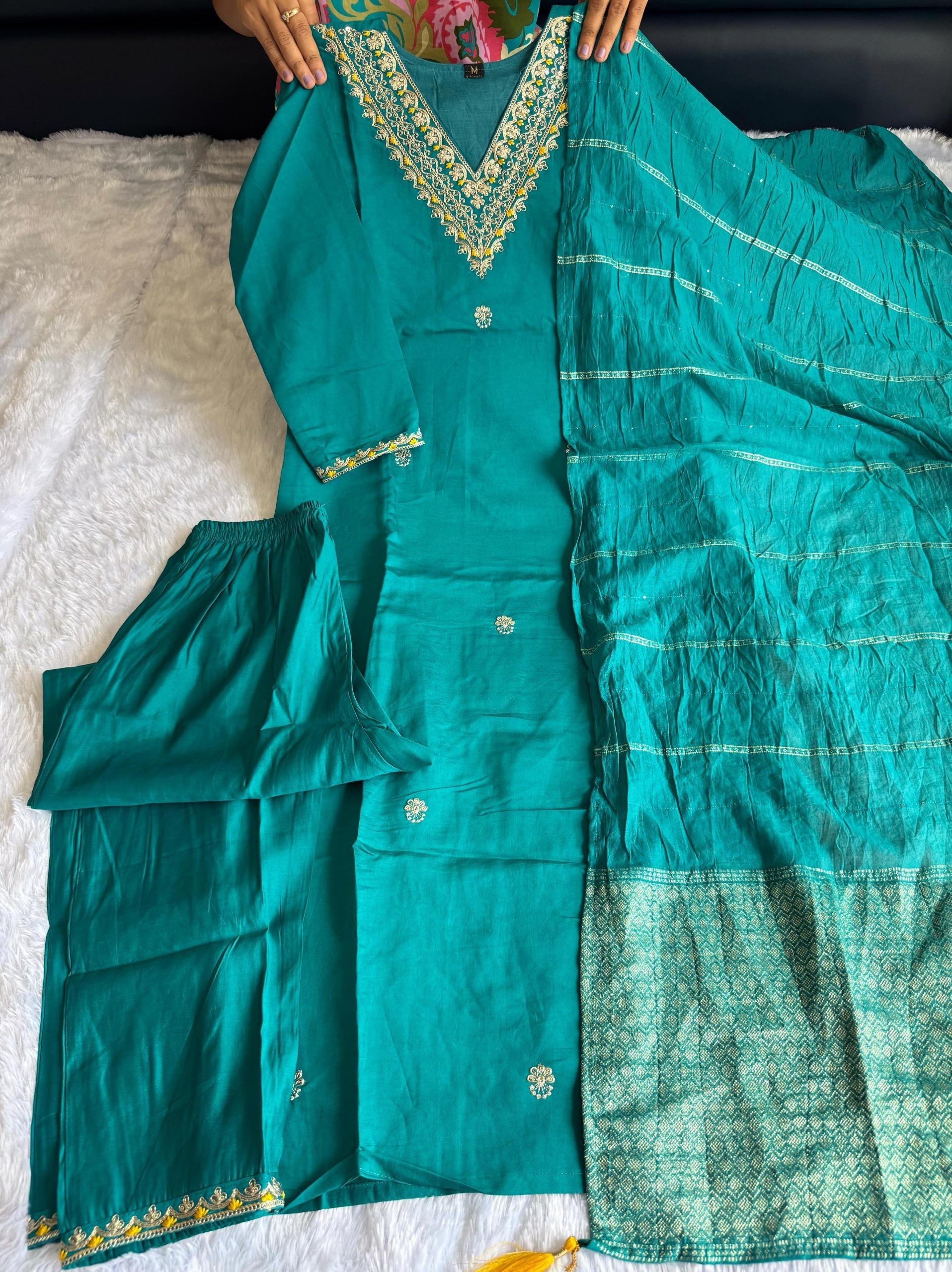 Designer Kurti Sets