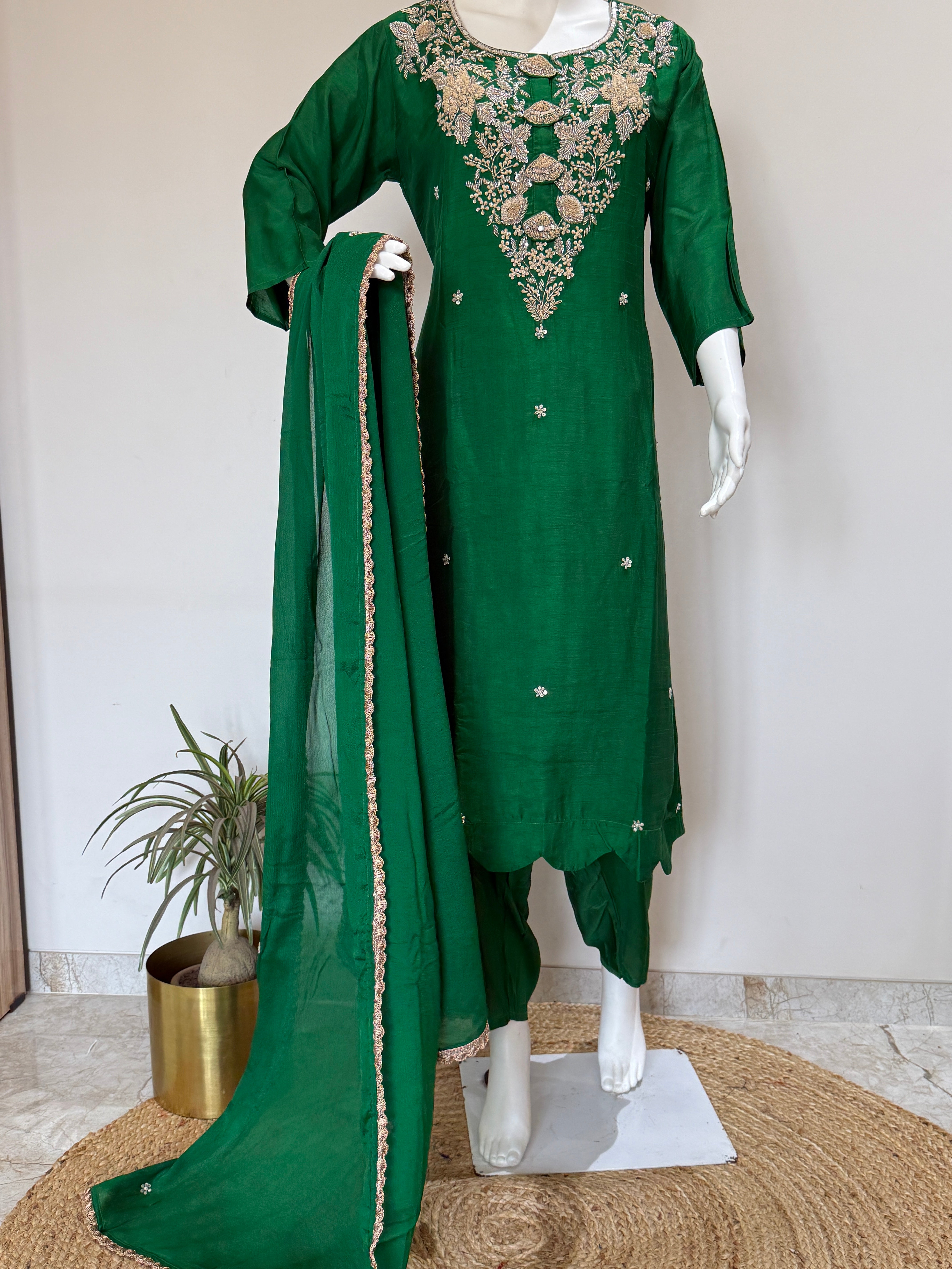 Dola Silk Kurti Pant Set with Chinon Dupatta – Premium Ethnic 3PC Set