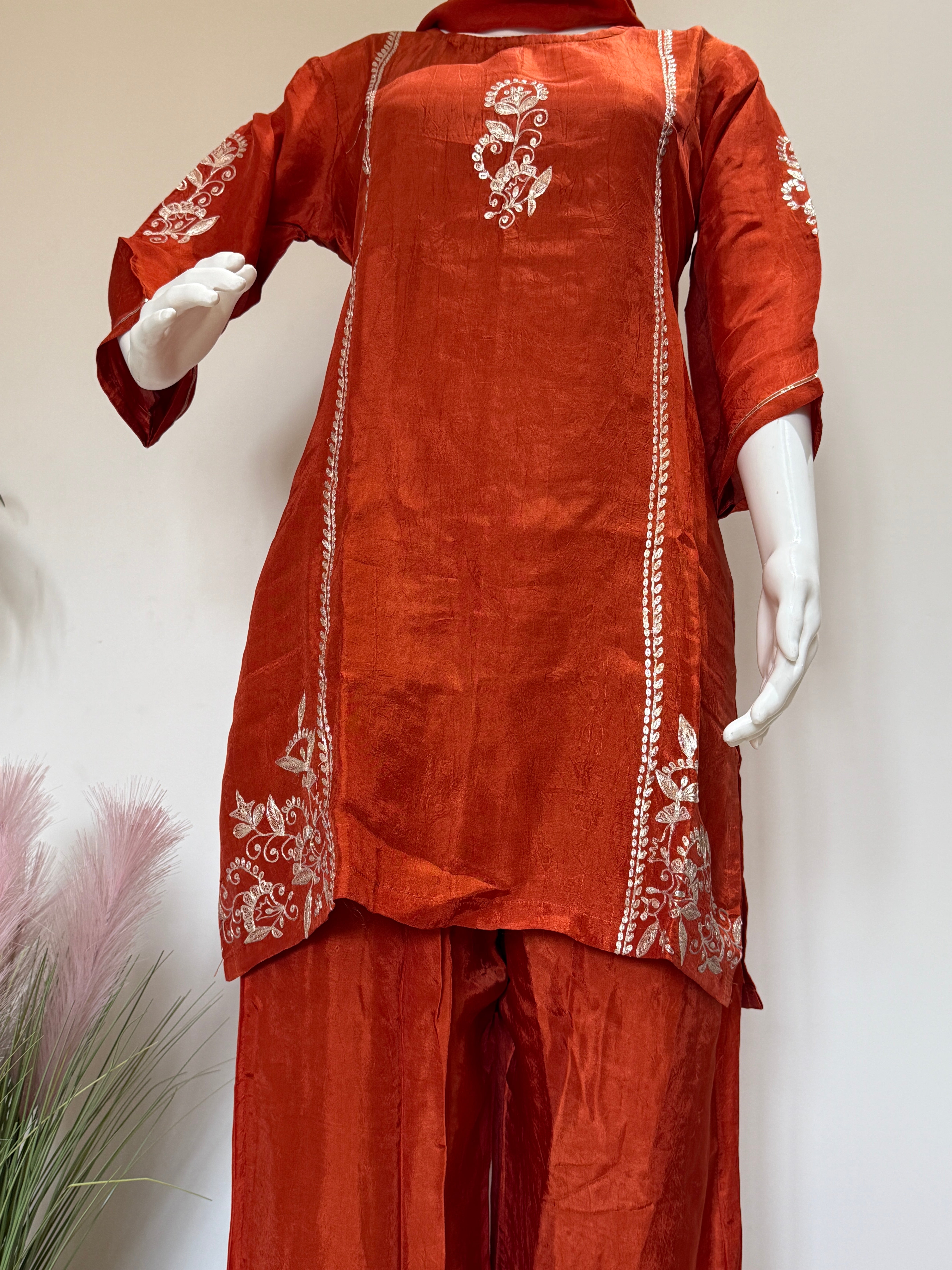 Russion Silk Kurti Pant Set with Organza Dupatta – Premium 3PC Ethnic Set
