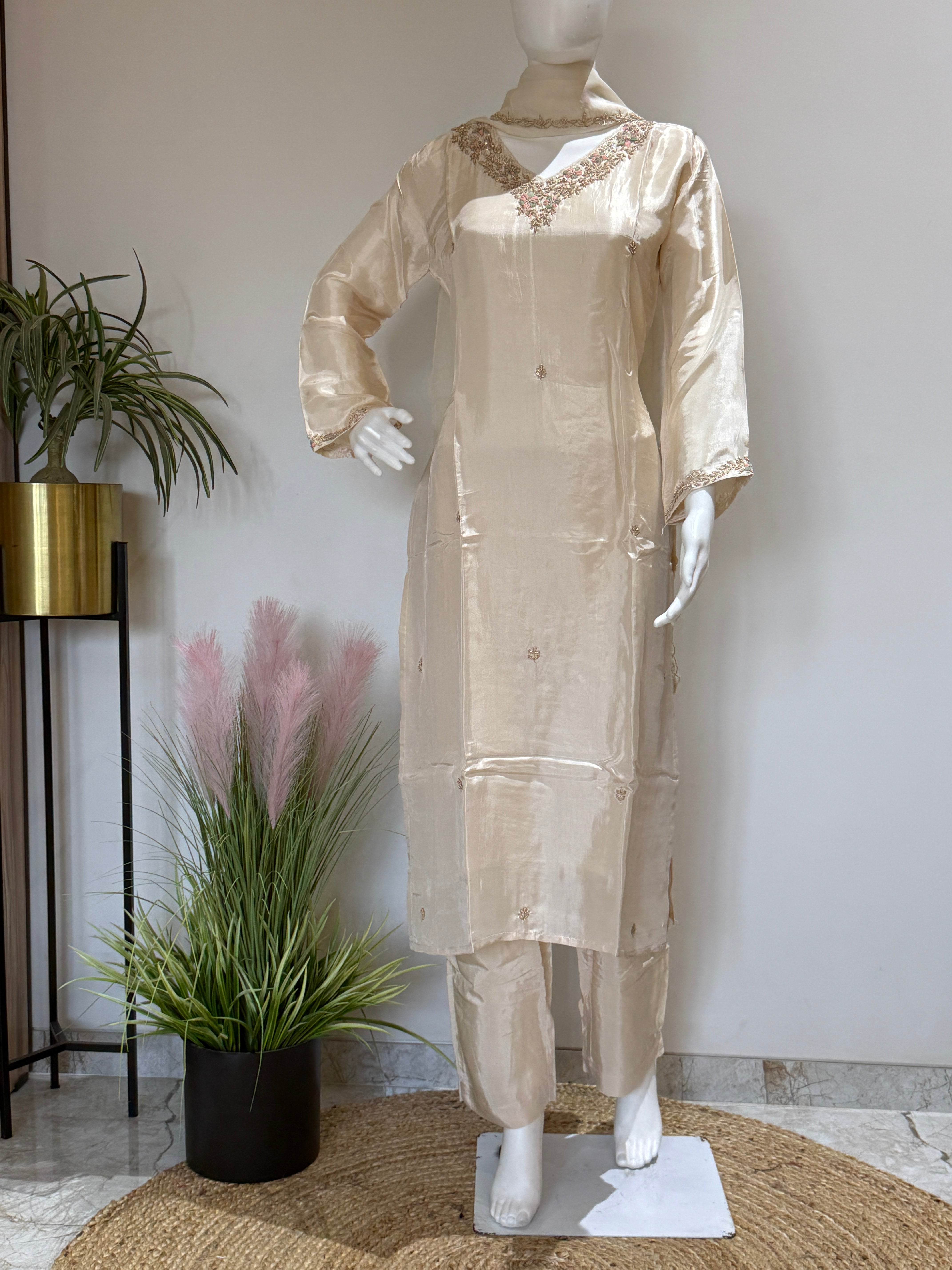 Russion Silk Handwork Kurti Pant Set with Organza Dupatta – Premium Ethnic 3PC Set
