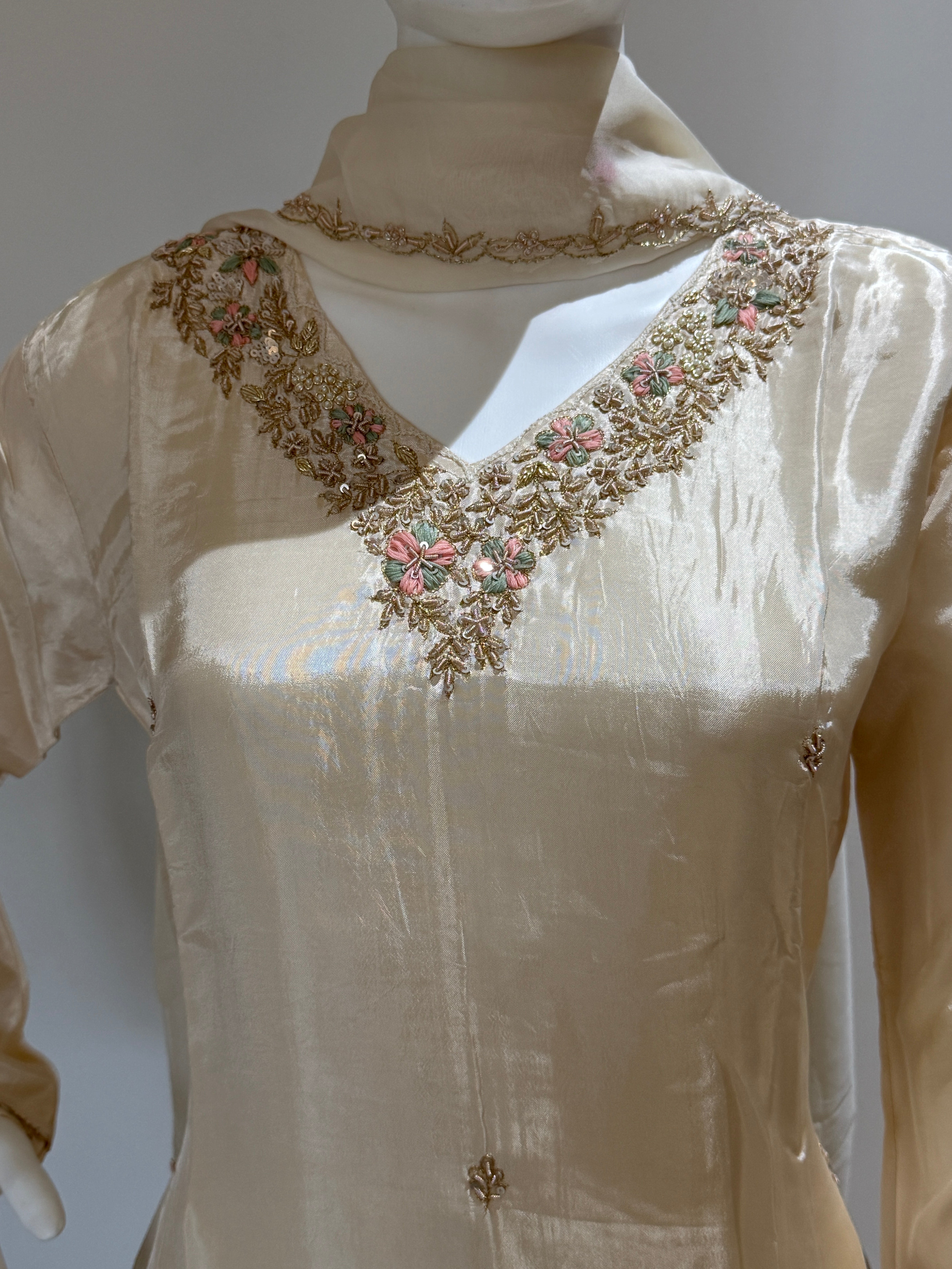 Russion Silk Handwork Kurti Pant Set with Organza Dupatta – Premium Ethnic 3PC Set