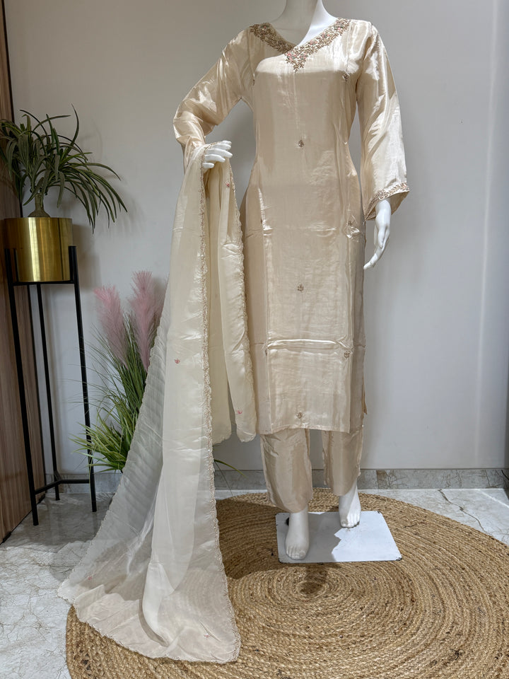 Russion Silk Handwork Kurti Pant Set with Organza Dupatta – Premium Ethnic 3PC Set