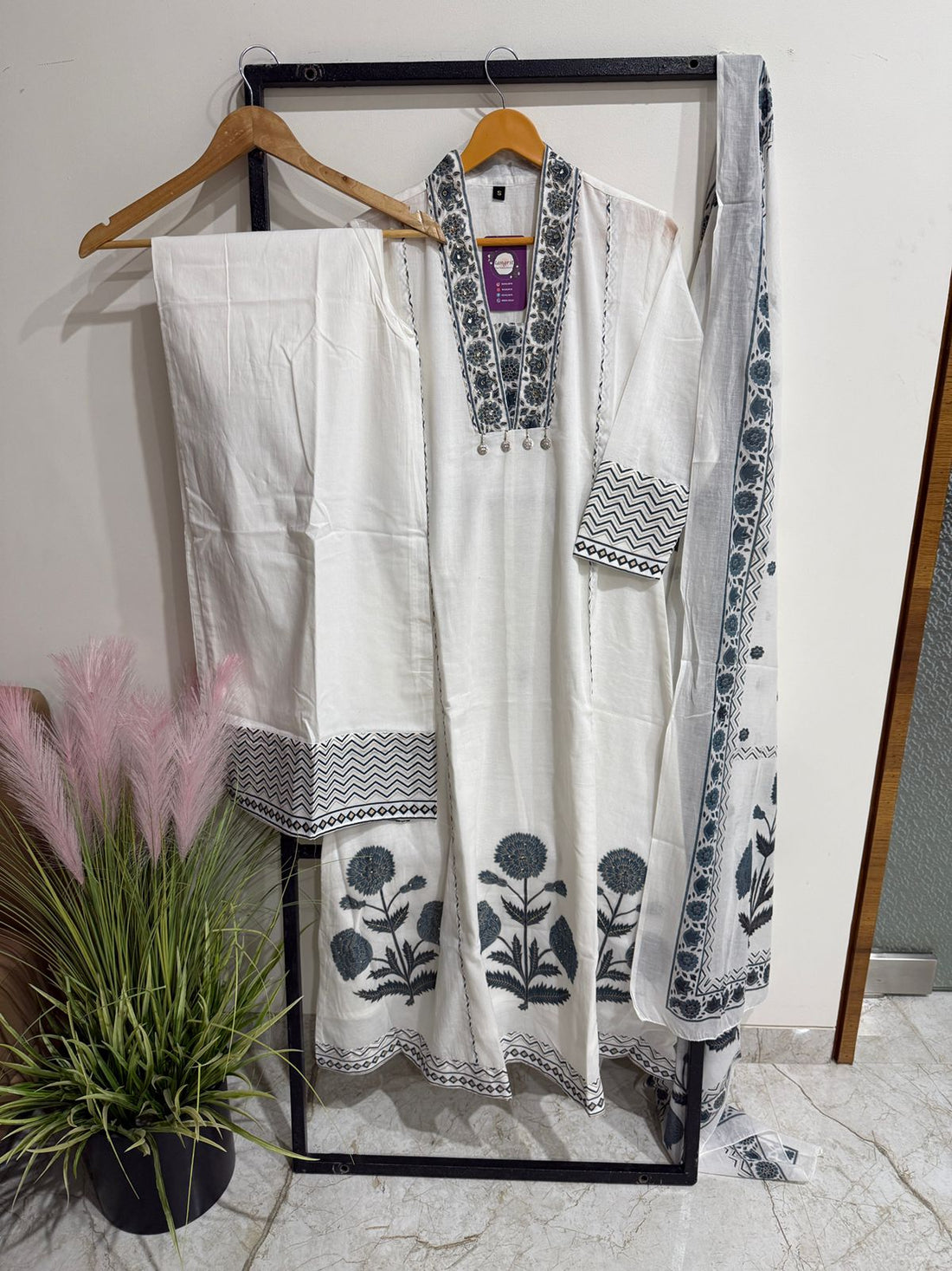 Elegant White Printed Muslin Kurta Set with Dupatta – 3 Piece Women Ethnic Wear