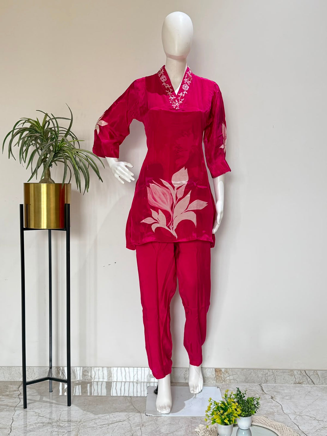 Rangritii Pure Crepe Handwork Co-Ord Set | Embroidered Neckline | Santoon Bottom | Party Wear
