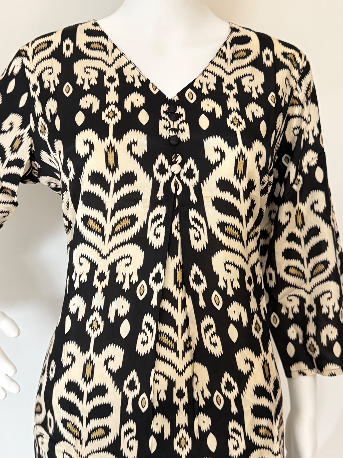 Pure Muslin Black & White Printed 2Pc Kurti Pant Set